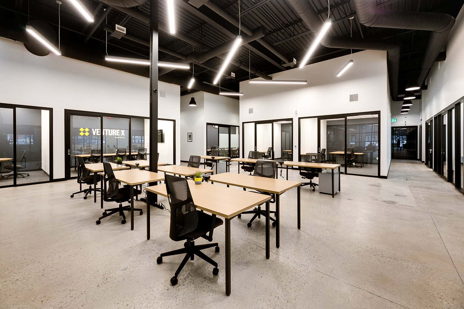 Venture X Oakville workspace photograph