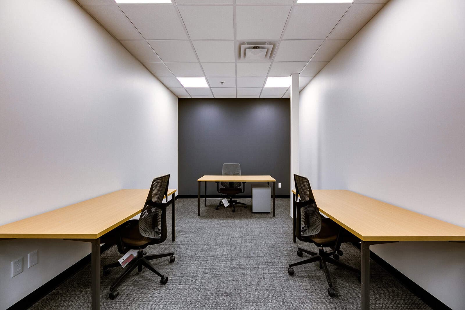 Venture X Oakville workspace photograph