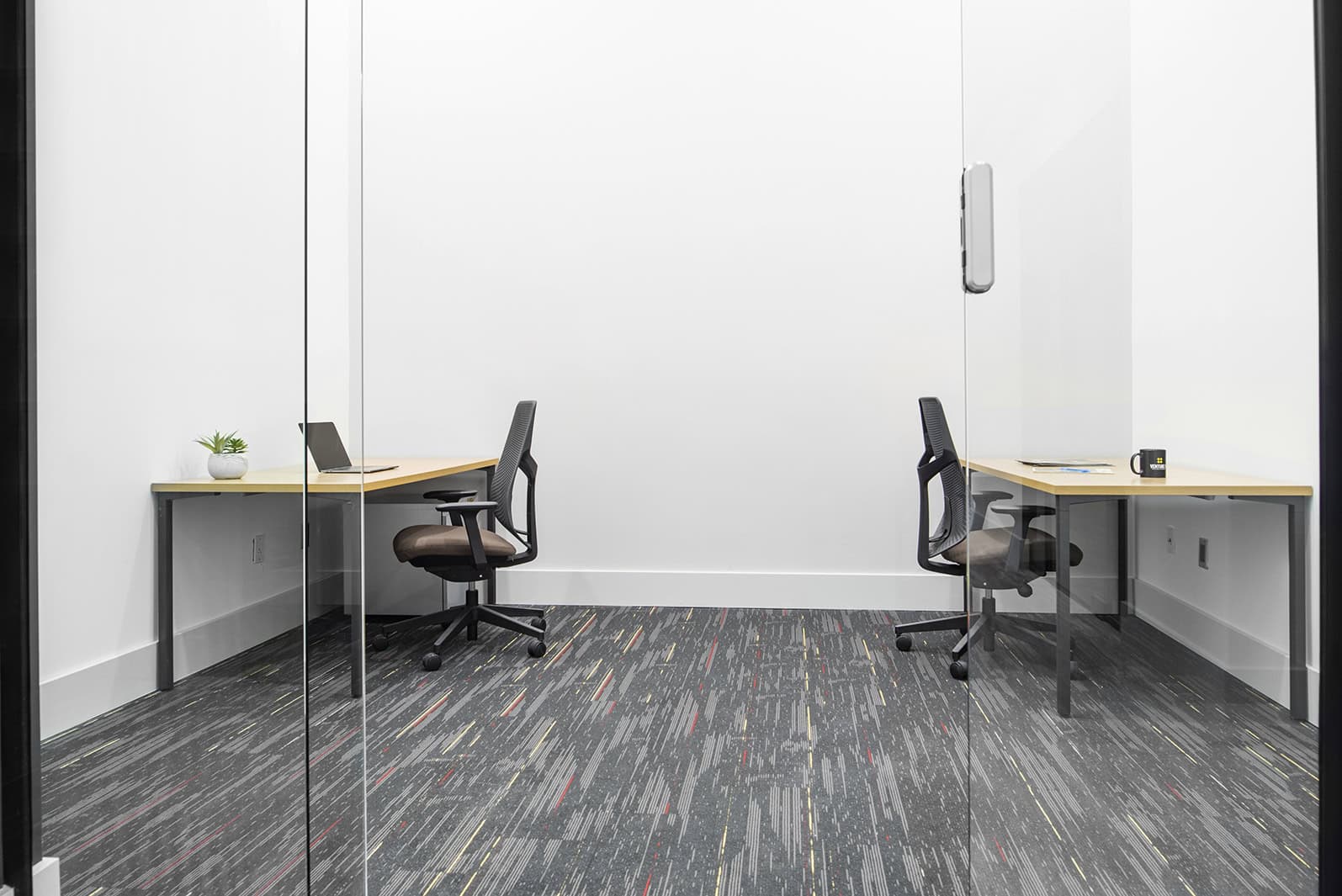 Open desk - Coworking and Private Office Space in Ottawa, Ontario